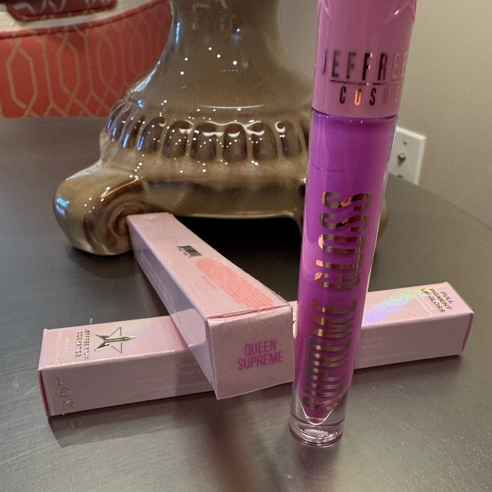 Jeffree Star - Queen Supreme Supreme Lipgloss - NIB - Neon Pink